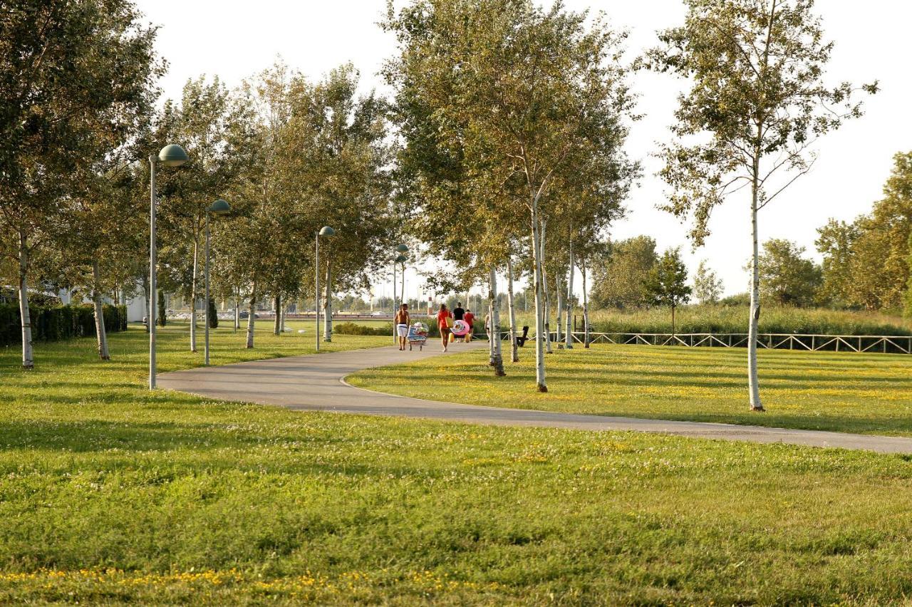 Tigli Lido Altanea Lägenhet Caorle Exteriör bild